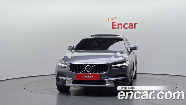 Volvo V90 Cross Country T5 Pro AWD - фото 2