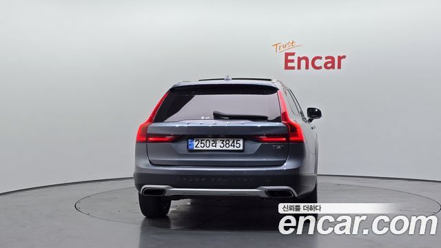 Volvo V90 Cross Country T5 Pro AWD - фото 3