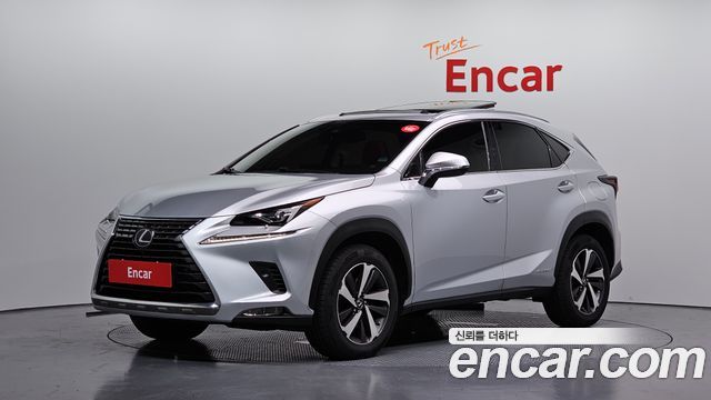 Lexus NX 300h Supreme - фото 0