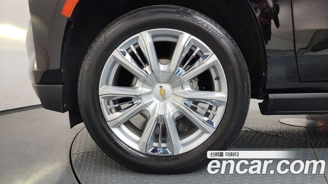 Chevrolet Surburban 6.2 - фото 4