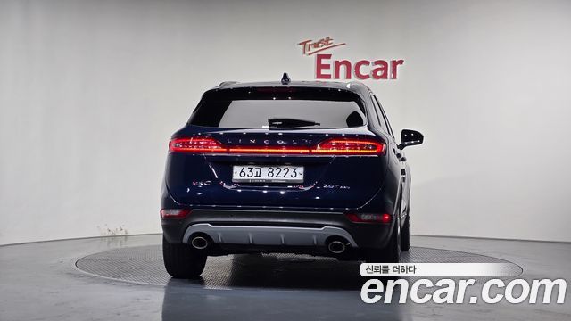 Lincoln MKC 2.0 AWD - фото 3