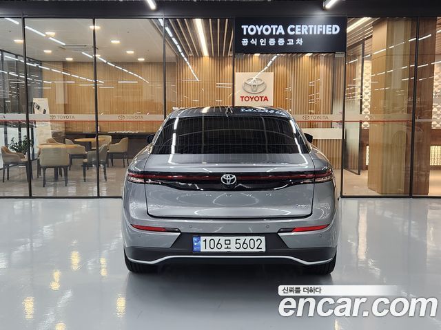 Toyota Crown Crossover 2.5 4WD Hybrid - фото 3