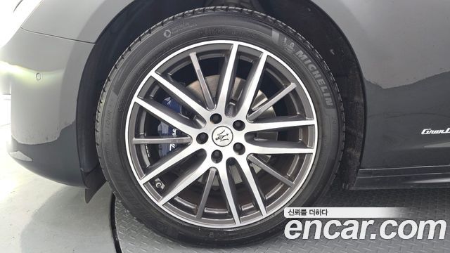 Maserati Ghibli 2.0 Granlusso 3rd - фото 4