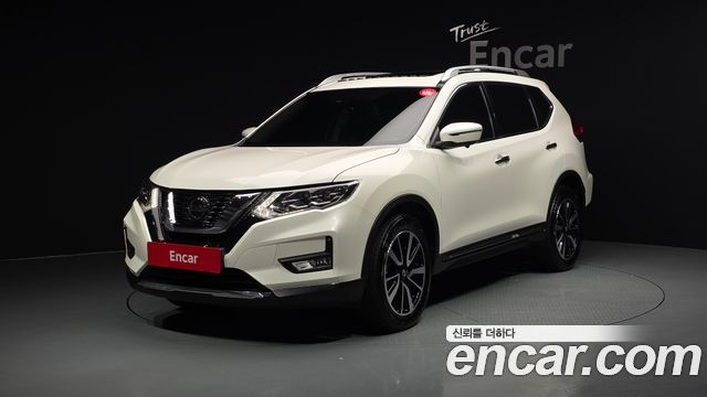 Nissan X-Trail 2.5 Tech 4WD - фото 0