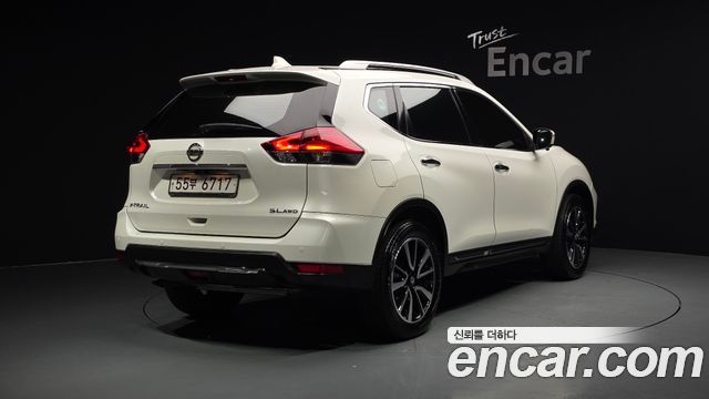 Nissan X-Trail 2.5 Tech 4WD - фото 1