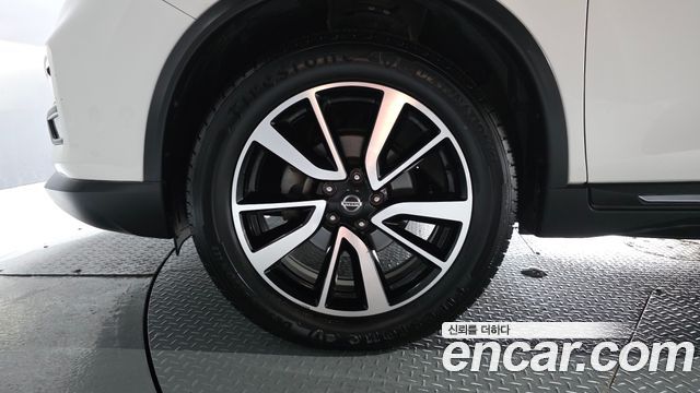 Nissan X-Trail 2.5 Tech 4WD - фото 4