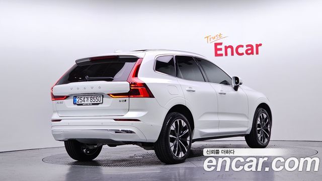 Volvo XC60 2-го поколения B5 Ultra Bright Air Sus - фото 1