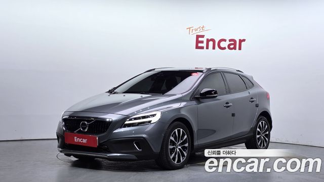 Volvo V40 Cross Country D3 - фото 0