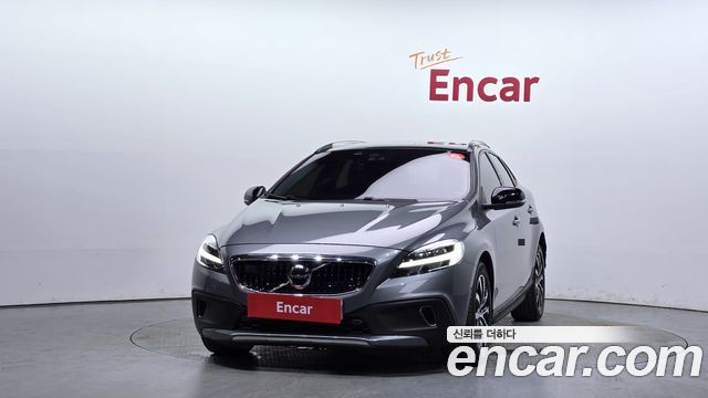 Volvo V40 Cross Country D3 - фото 2