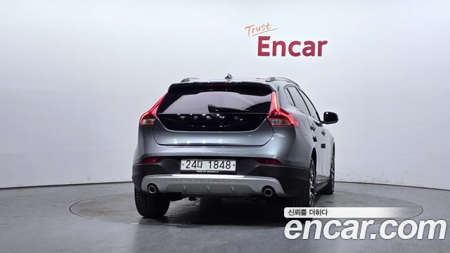 Volvo V40 Cross Country D3 - фото 3
