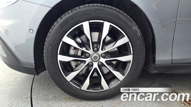Volvo V40 Cross Country D3 - фото 4