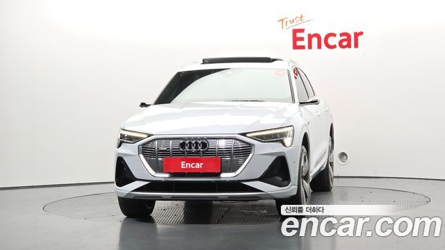 Audi e-Tron 55 Quattro Sportback - фото 2