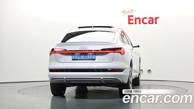 Audi e-Tron 55 Quattro Sportback - фото 3