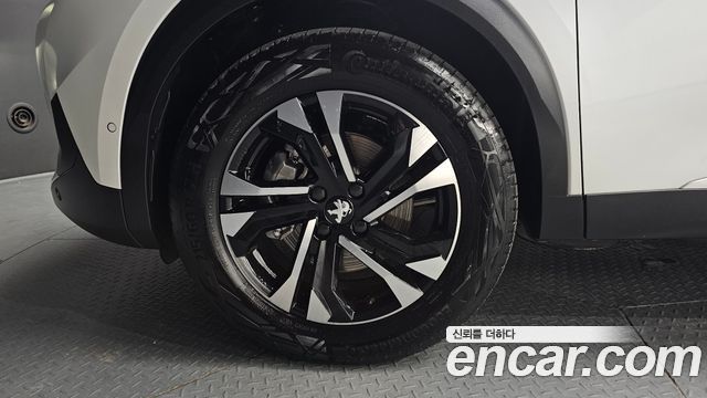Peugeot 2008 2-го поколения EV GT - фото 4