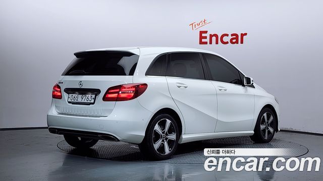 Mercedes-Benz B-Class W246 B220 - фото 1