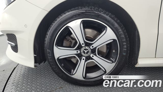 Mercedes-Benz B-Class W246 B220 - фото 4