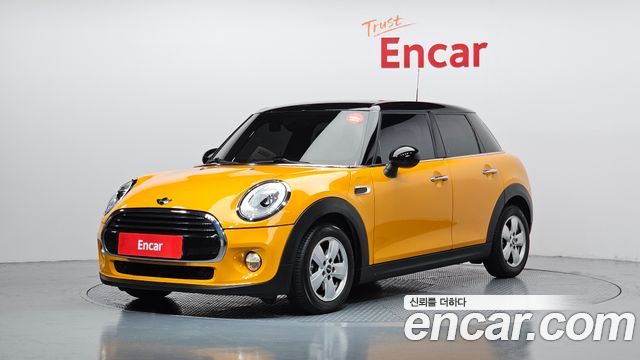 Mini Cooper 5Door Standard 3rd - фото 0