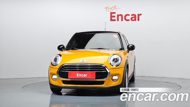 Mini Cooper 5Door Standard 3rd - фото 2