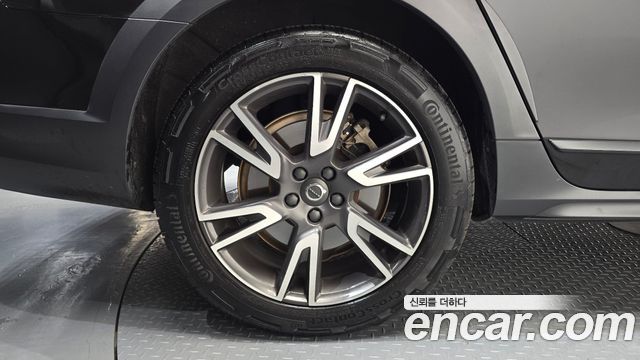 Volvo V90 Cross Country T5 Pro AWD - фото 4