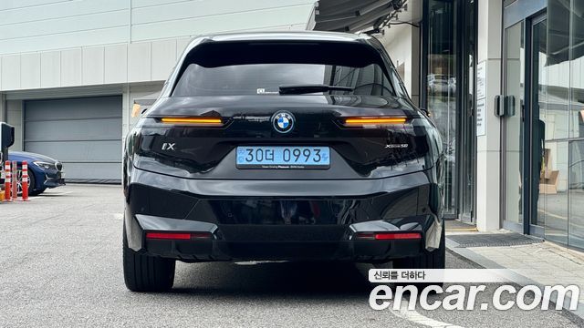 BMW iX xDrive50 Sports Plus - фото 3