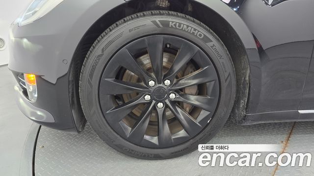Tesla Model S 75D - фото 4