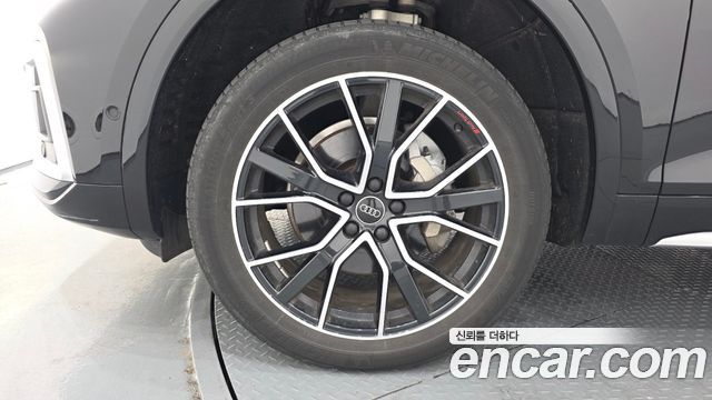 Audi Q5 FY 40 TDI Quattro Sportback Premium - фото 4