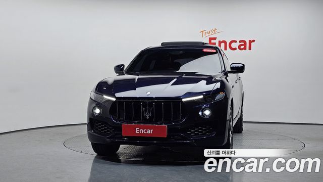 Maserati Levante 3.0 AWD GranLusso - фото 1