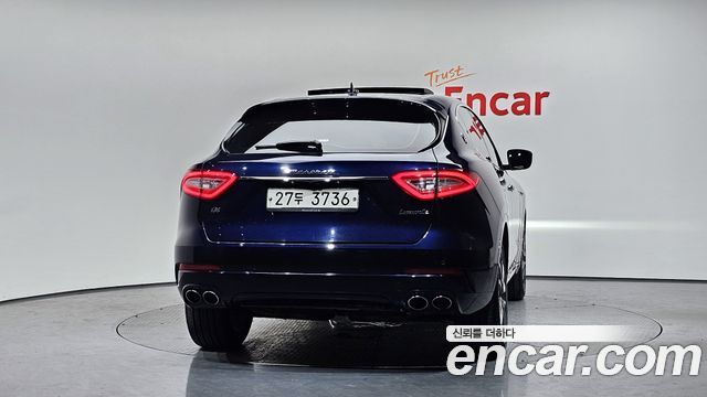 Maserati Levante 3.0 AWD GranLusso - фото 2