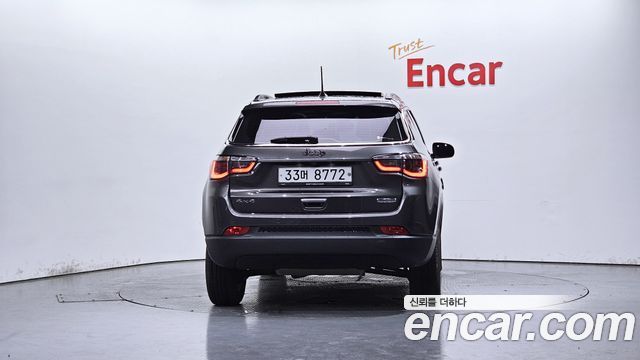 Jeep Compass 2-го поколения 2.4 Longitude AWD - фото 3