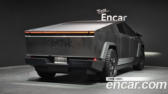 Tesla Cybertruck AWD - фото 1