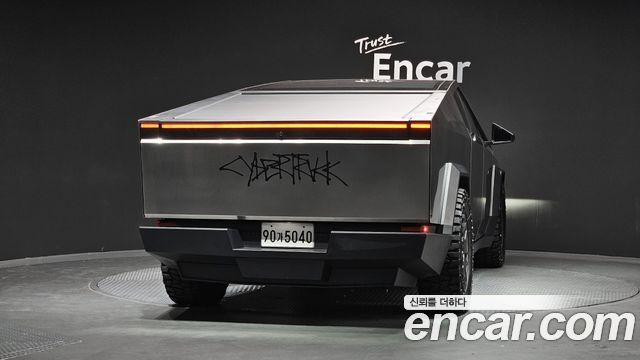 Tesla Cybertruck AWD - фото 3