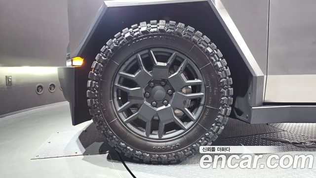 Tesla Cybertruck AWD - фото 4