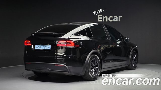 Tesla Model X AWD - фото 1