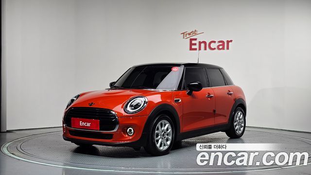 Mini Cooper 5Door HIGH 3rd - фото 0