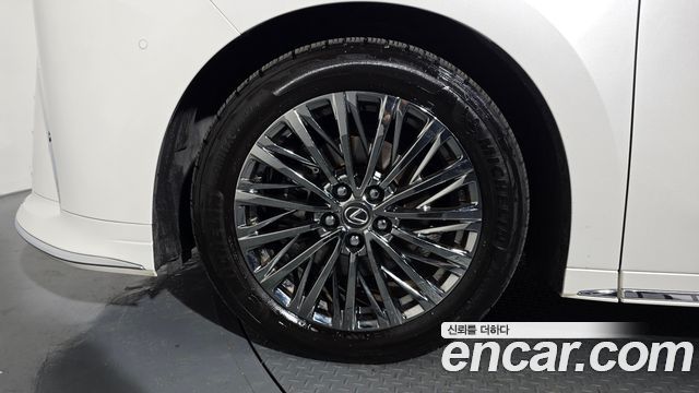 Lexus LM 2-го поколения 500h Royal - фото 4
