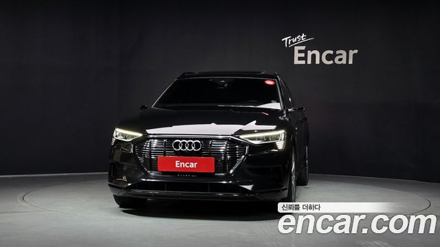 Audi e-Tron 55 Quattro - фото 2