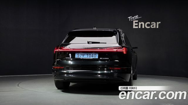 Audi e-Tron 55 Quattro - фото 3