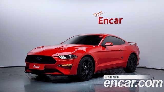 Ford Mustang Coupe - фото 0