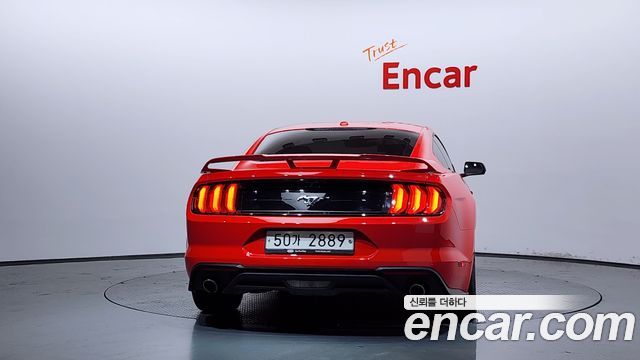 Ford Mustang Coupe - фото 3
