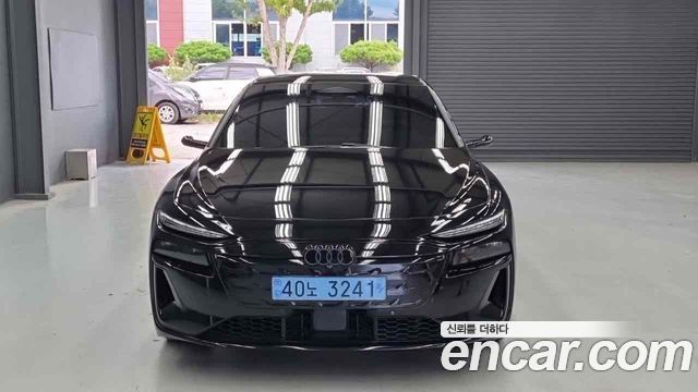 Audi A6 e-Tron Performance S Line Black Edition - фото 0