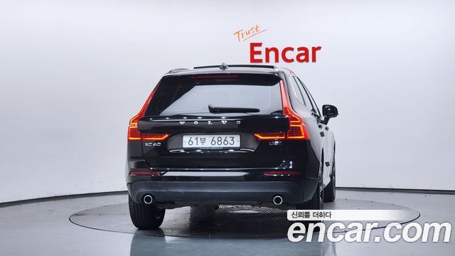 Volvo XC60 2-го поколения D5 Momentum - фото 3