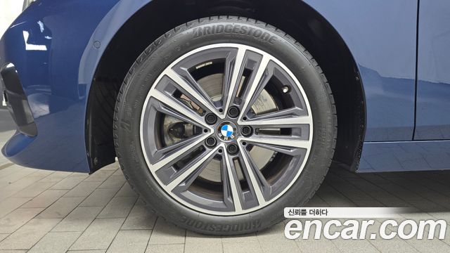 BMW 2 Series Gran Coupe F44 220i Sport - фото 3