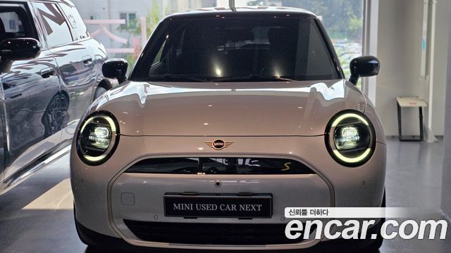 Mini Cooper Electric 4-го поколения SE Favoured - фото 1