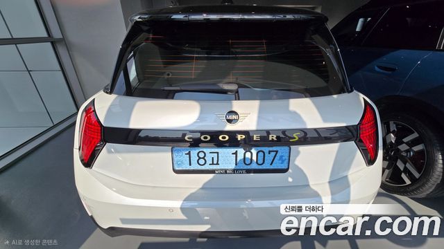 Mini Cooper Electric 4-го поколения SE Favoured - фото 2