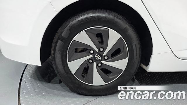 Hyundai Ioniq гибрид N - фото 3