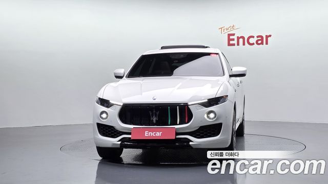 Maserati Levante 3.0 AWD GranSport - фото 2