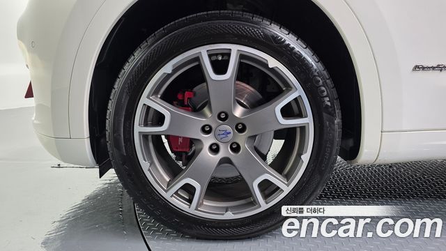 Maserati Levante 3.0 AWD GranSport - фото 4