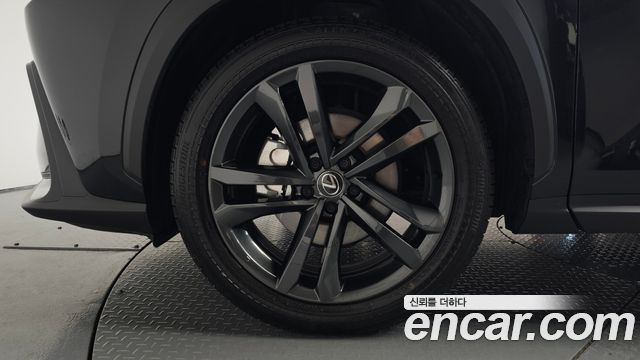 Lexus NX 350h 2-го поколения Premium - фото 4