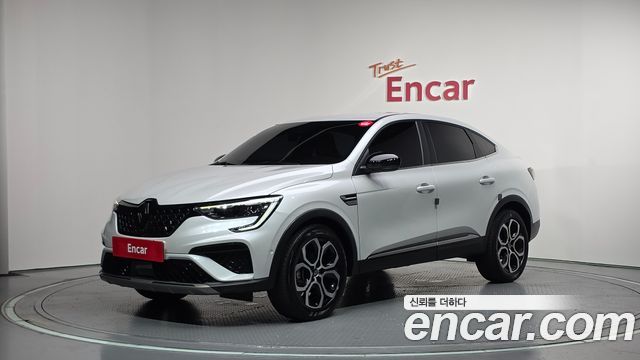 Renault Samsung Arkana 1.6 E-TECH Iconic - фото 0