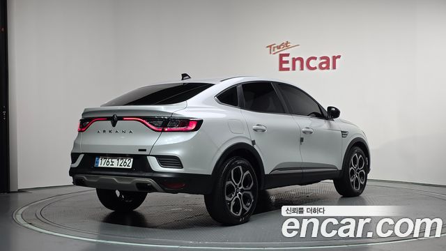 Renault Samsung Arkana 1.6 E-TECH Iconic - фото 1